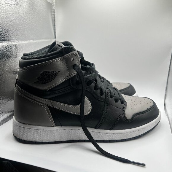 Air Jordan 1 Retro High OG BG (Black/Medium Gray/White) - 6.5Y - Picture 3 of 5